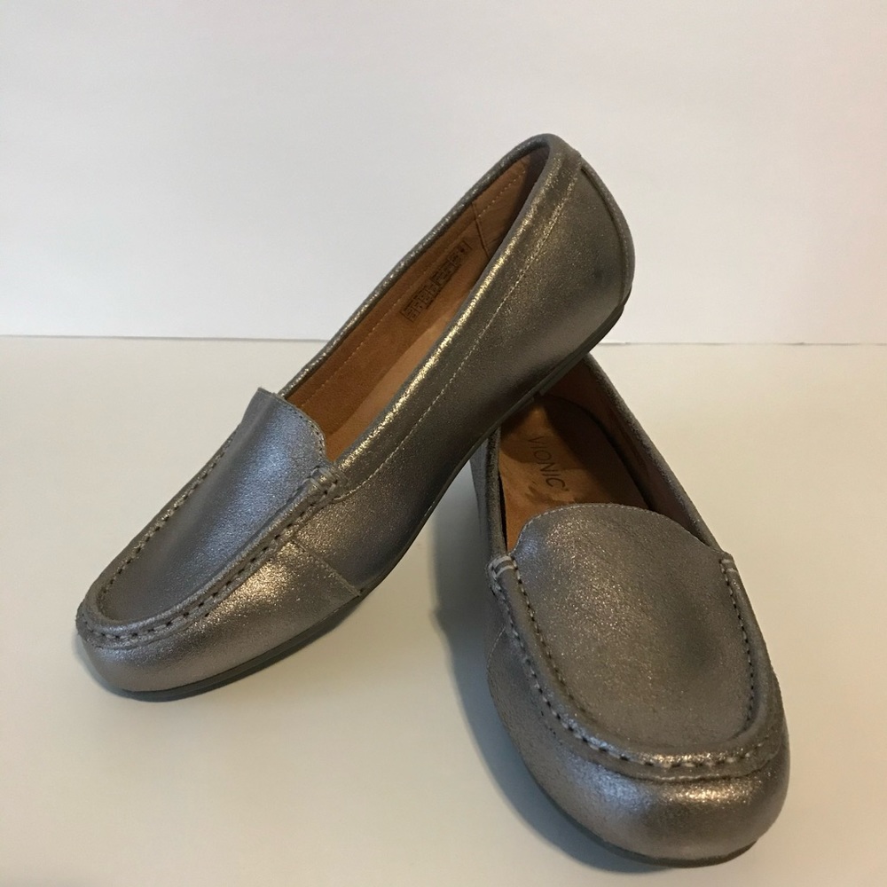 Vionic woman’s gold slip on loafers Sz 10
